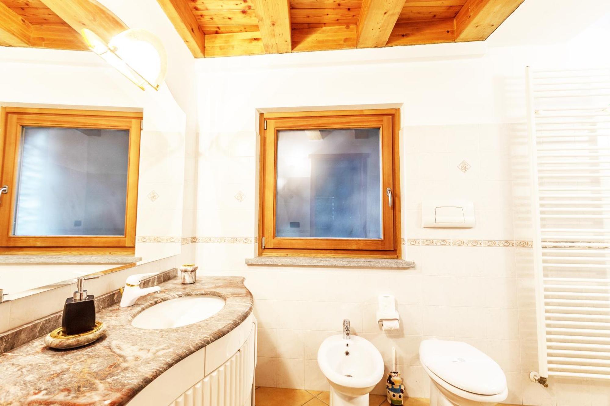 Apartamento Casa Alpina - Sarre Aosta Habitación foto