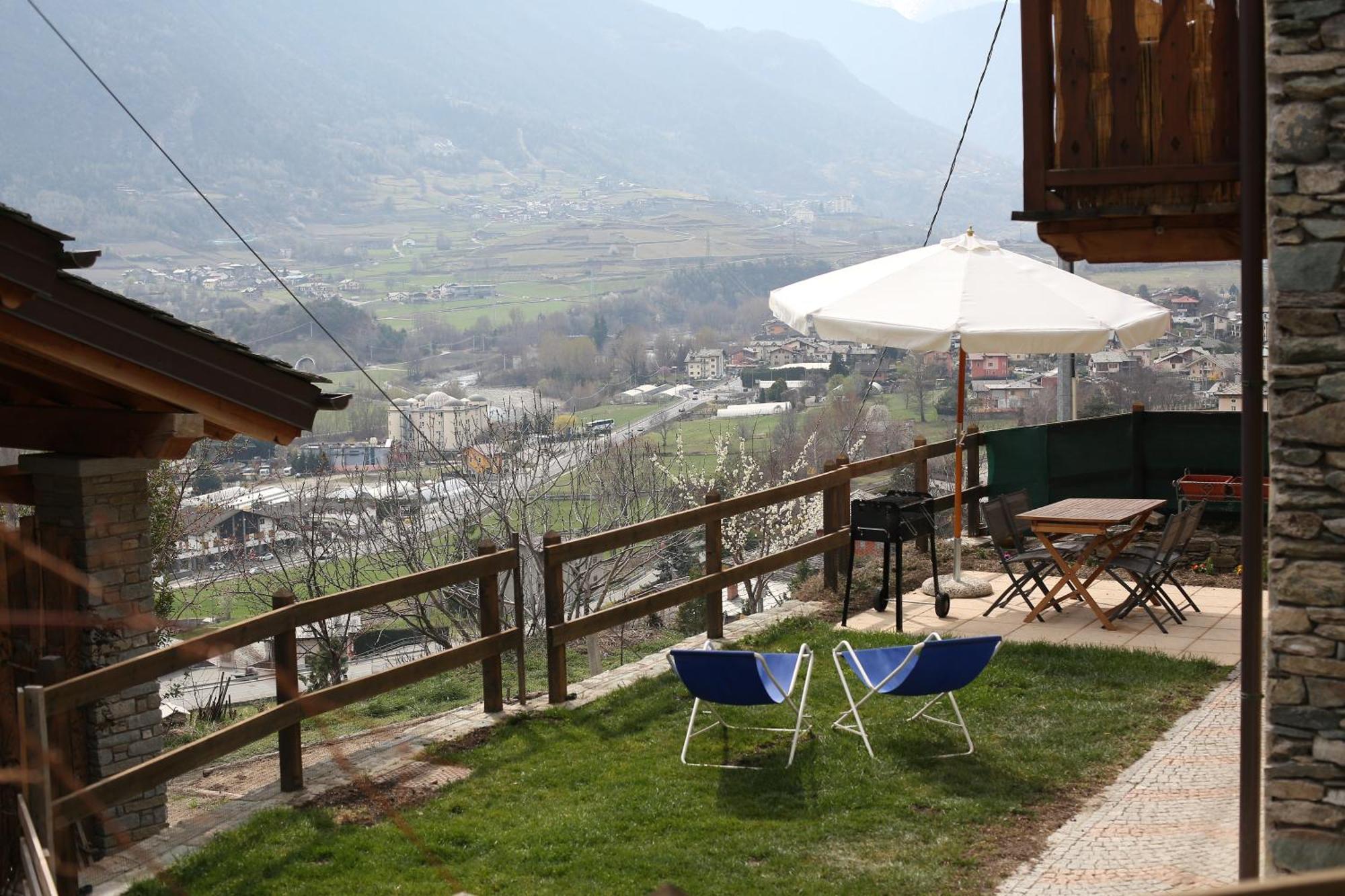 Apartamento Casa Alpina - Sarre Aosta Habitación foto