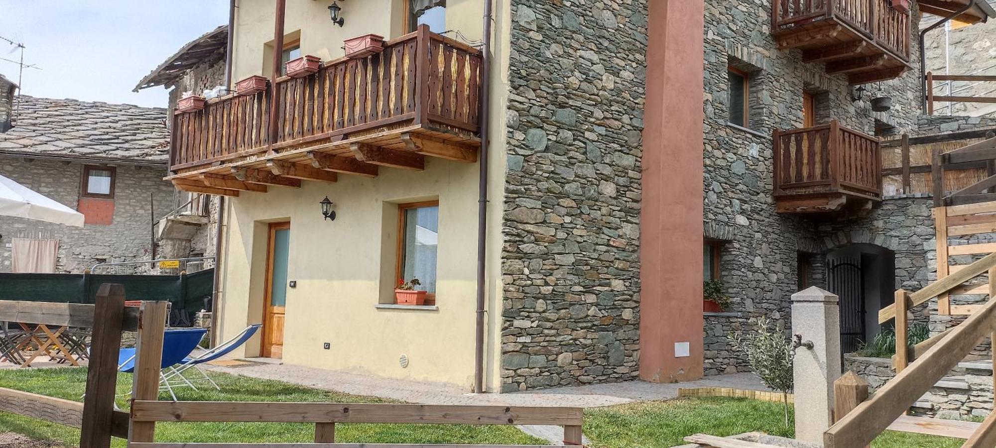 Apartamento Casa Alpina - Sarre Aosta Habitación foto